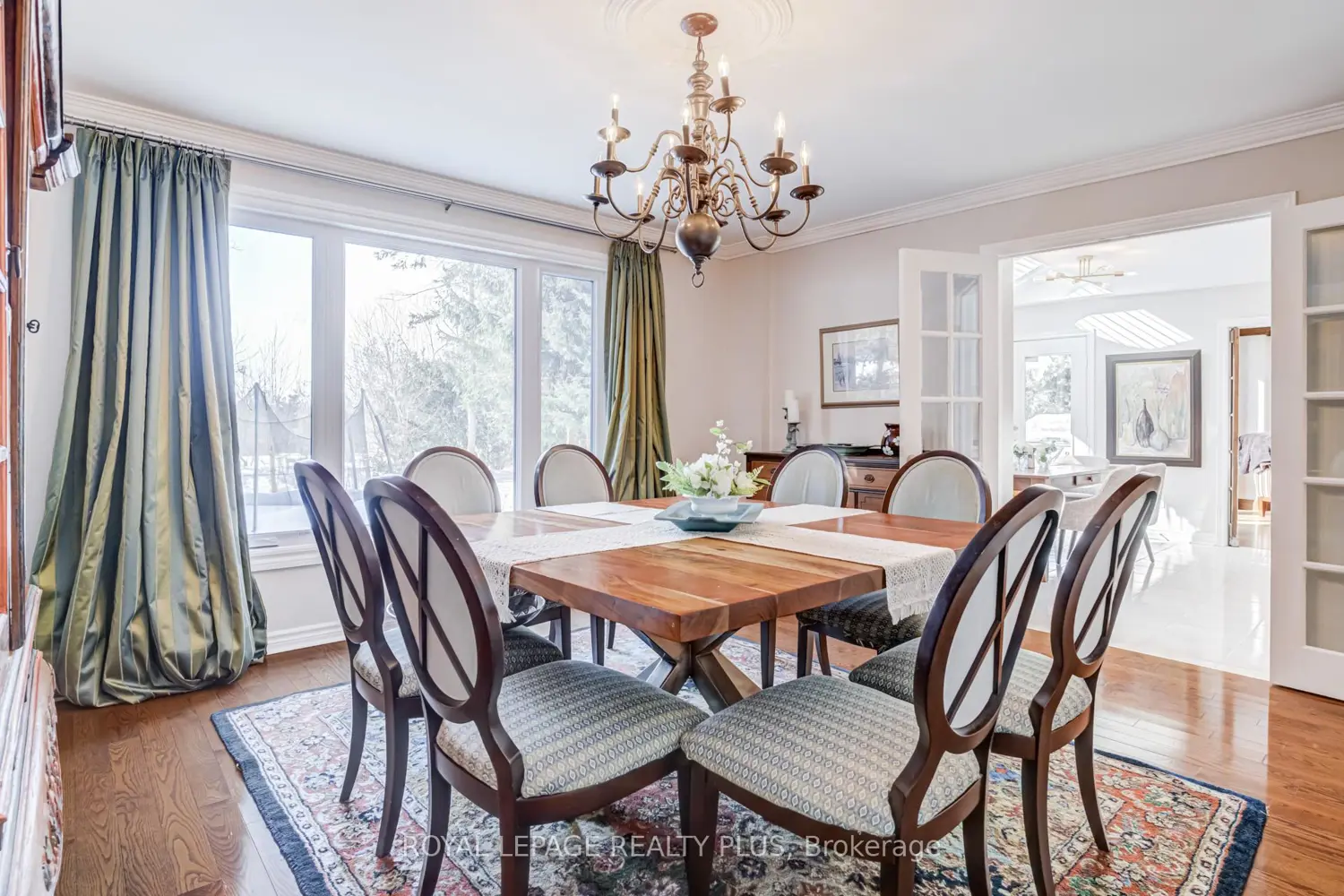 Additional image 5 of 2530 Jarvis Street