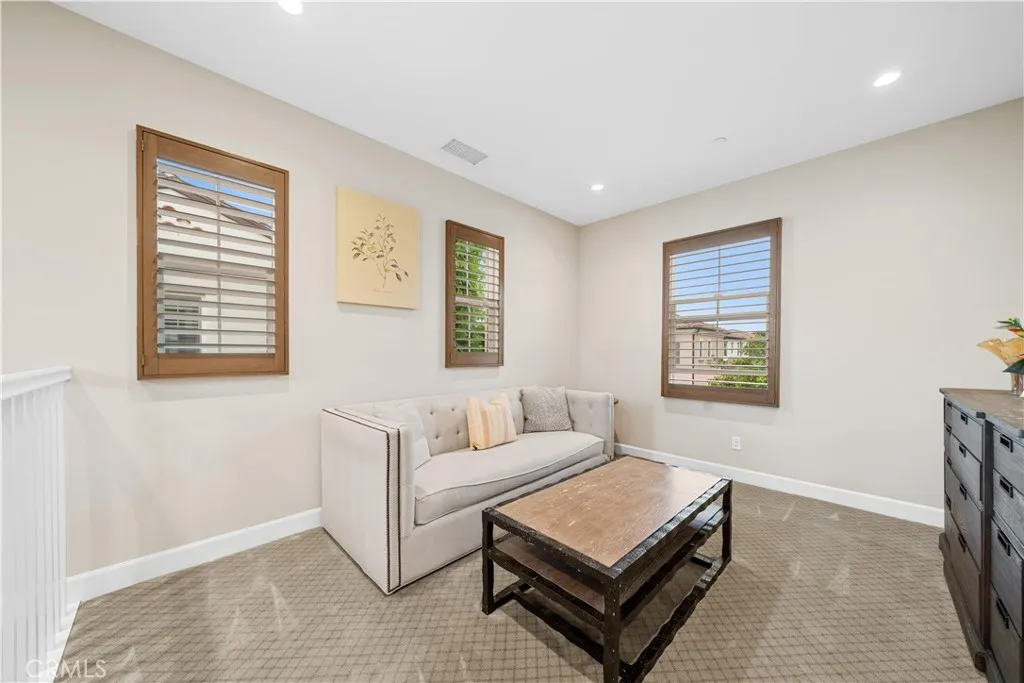 Additional image 68 of 114 Guinness, Irvine, CA 92620