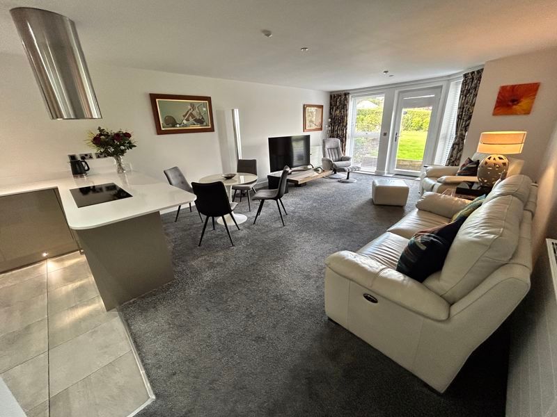 Additional image 2 of 3 bed flat for sale35 Pwllycrochan Avenue, Colwyn Bay LL29