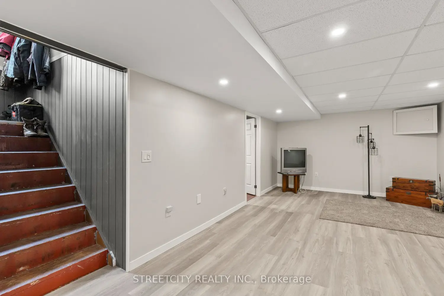 Additional image 12 of 2632 Catherine Street