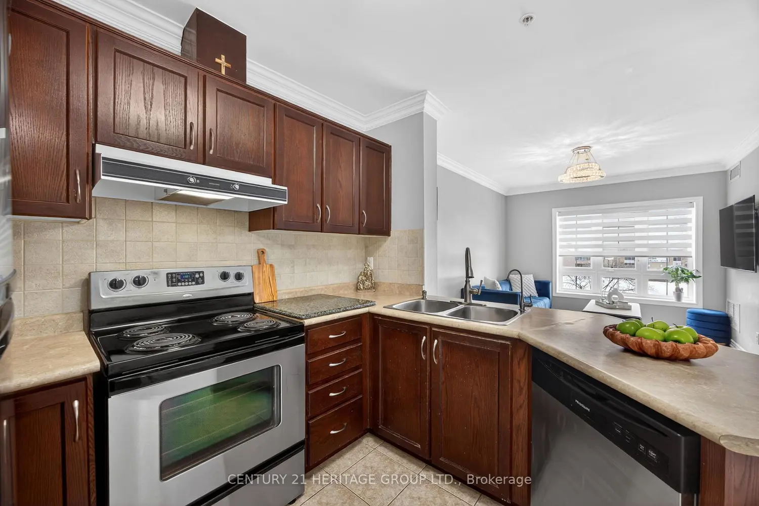 Additional image 4 of 112 Simcoe Road 214