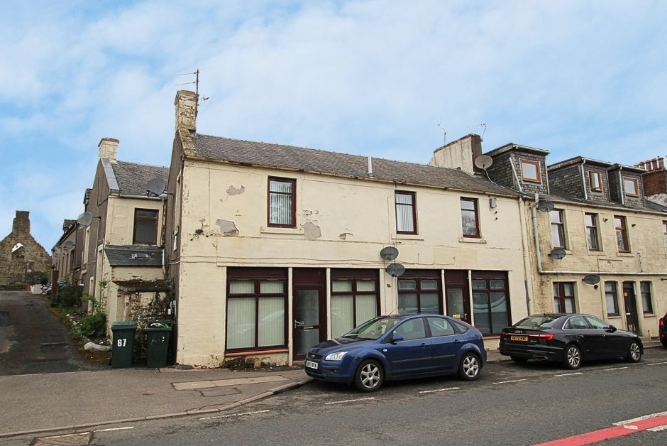 3 bed flat for saleCastle, Cumnock KA18 photo 3