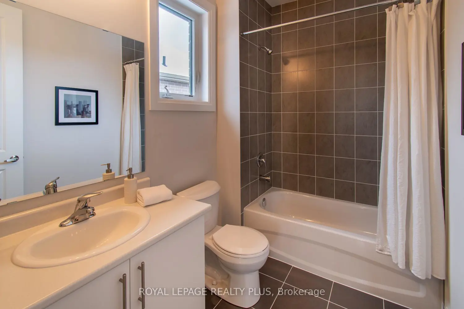 Additional image 12 of 980 Church Drive