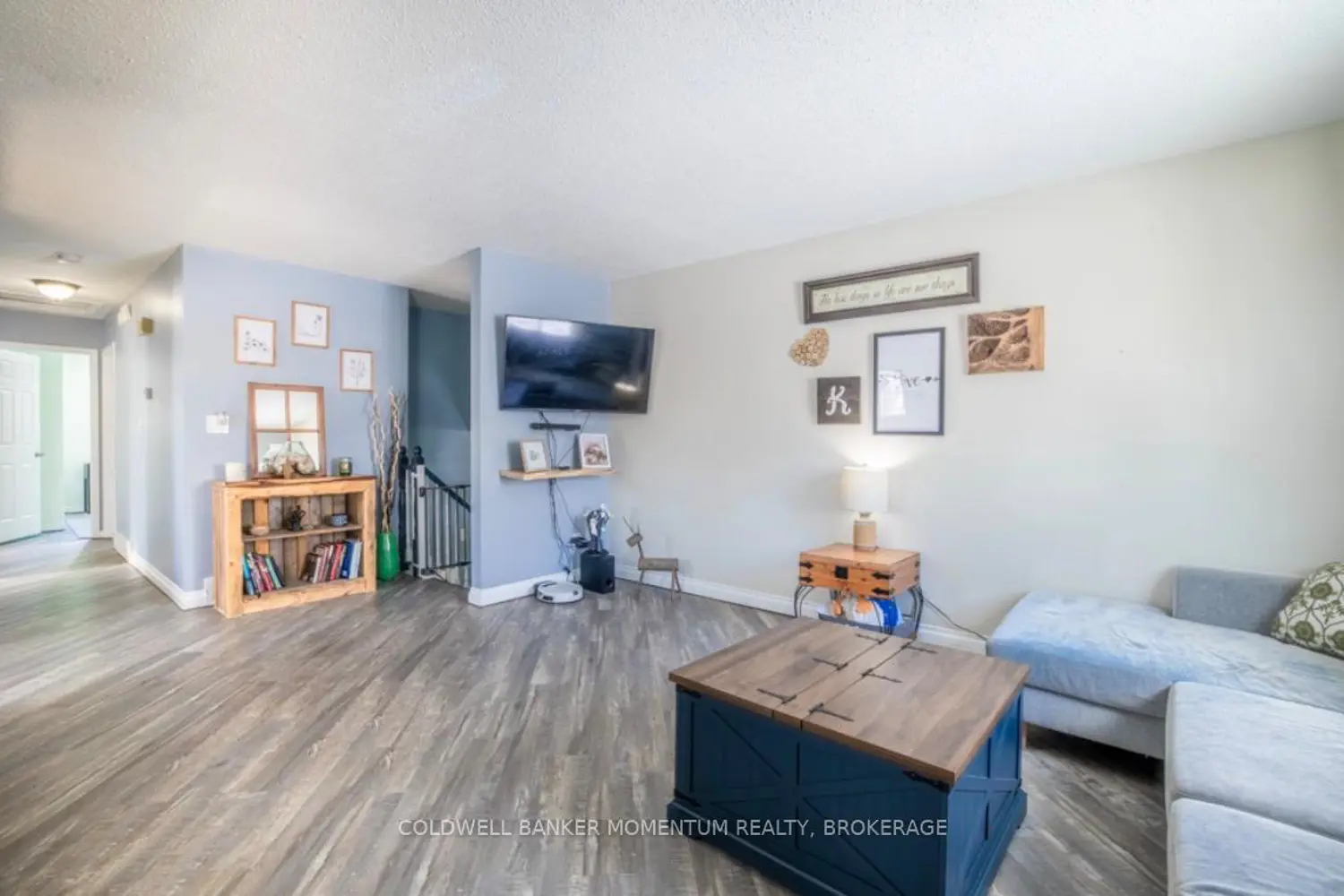 1145 Pettit Road photo 2