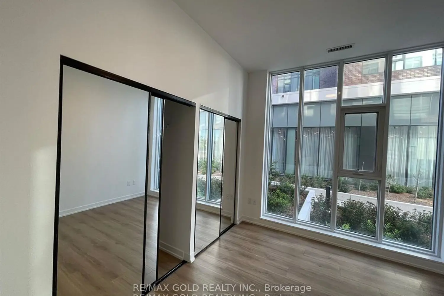 Additional image 13 of 10 Lagerfeld Drive 104