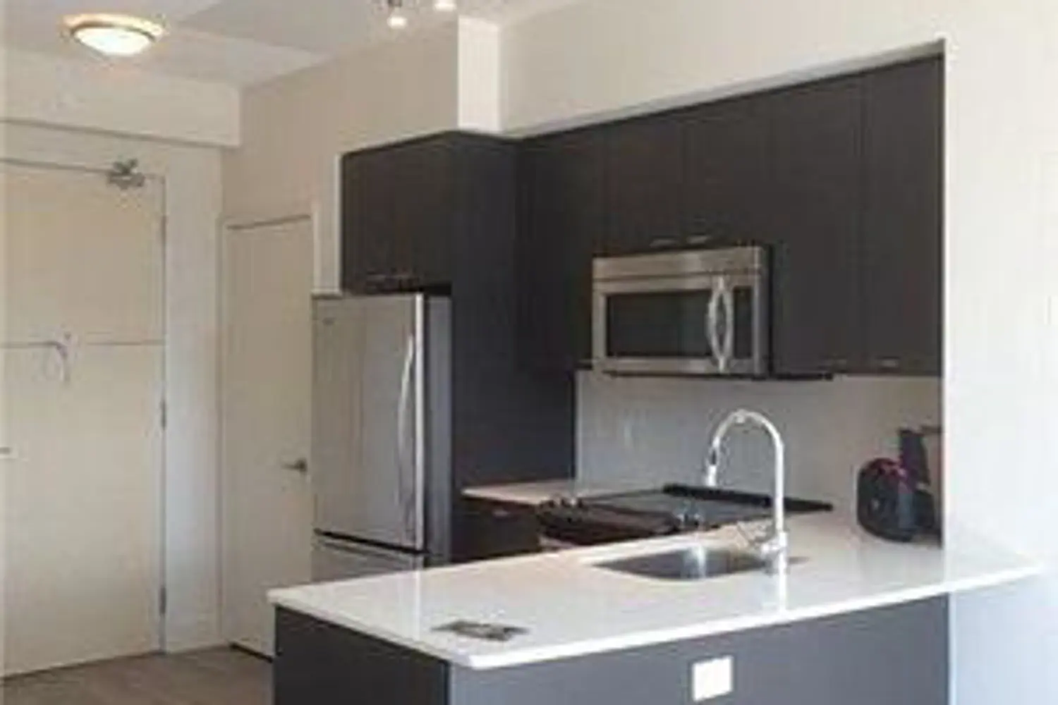 Additional image 3 of 30 Roehampton Avenue 304