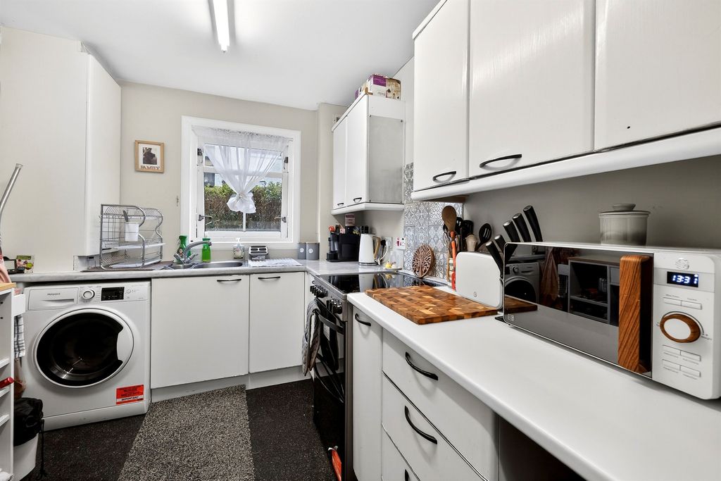 Additional image 12 of 2 bed flat for saleCausewayhead Road, Stirling FK9