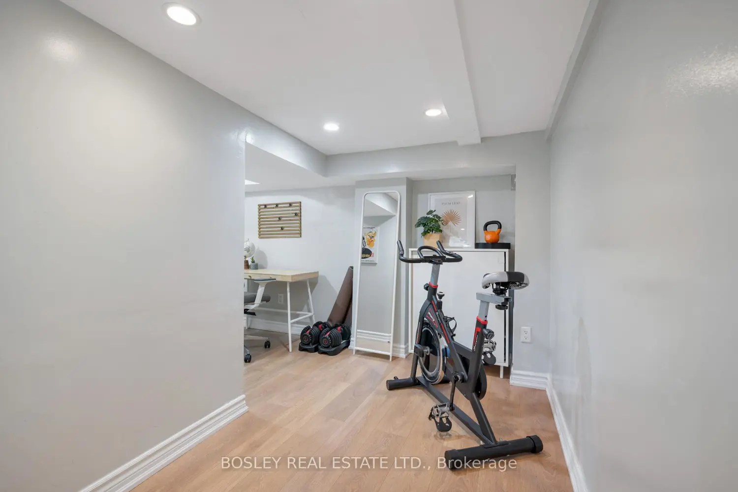 Additional image 13 of 24 Queensdale Avenue