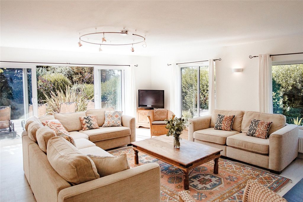 5 bed detached house for saleTrebetherick, Wadebridge, Cornwall PL27 photo 5