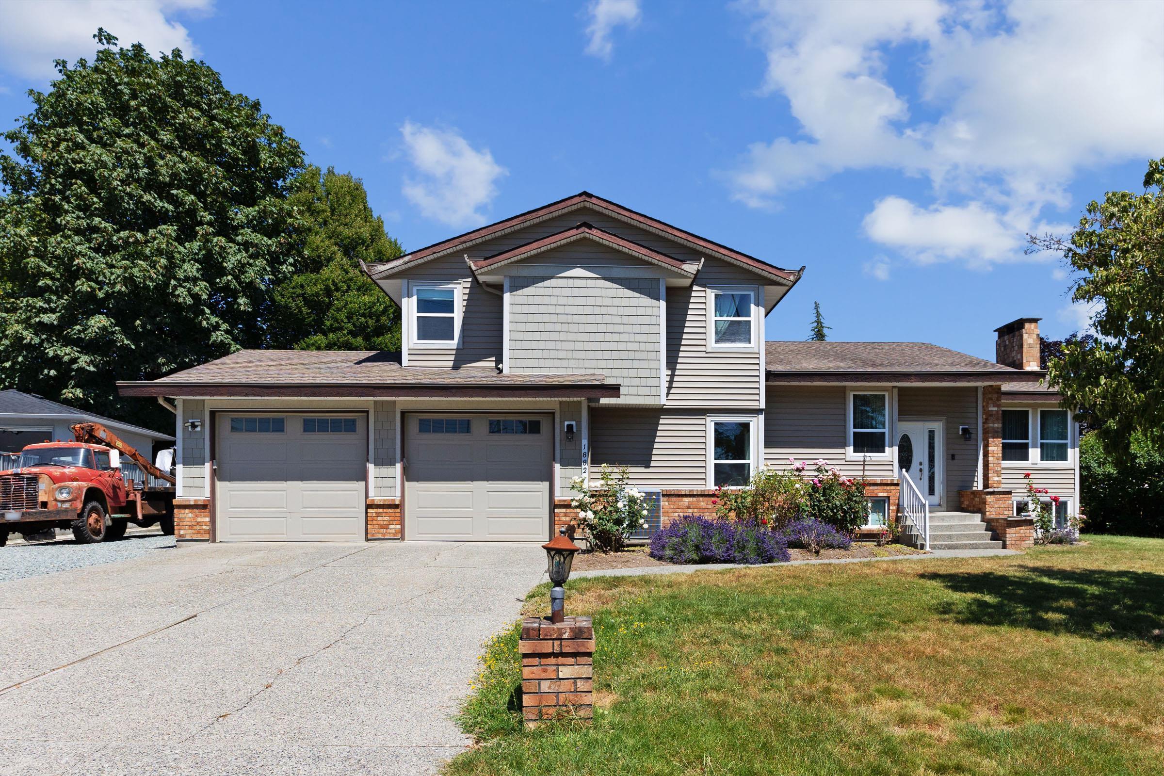 18827 57 Avenue, Surrey, BC, V3S 7M4
