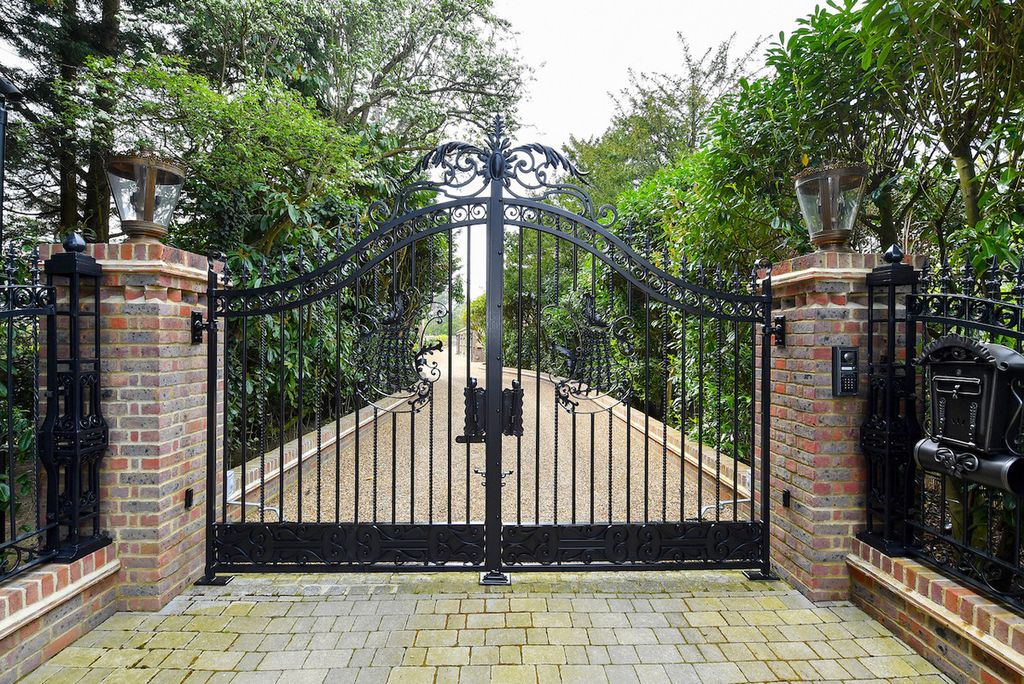 Additional image 2 of 8 bed country house for saleBrighton Road, Horsham RH13