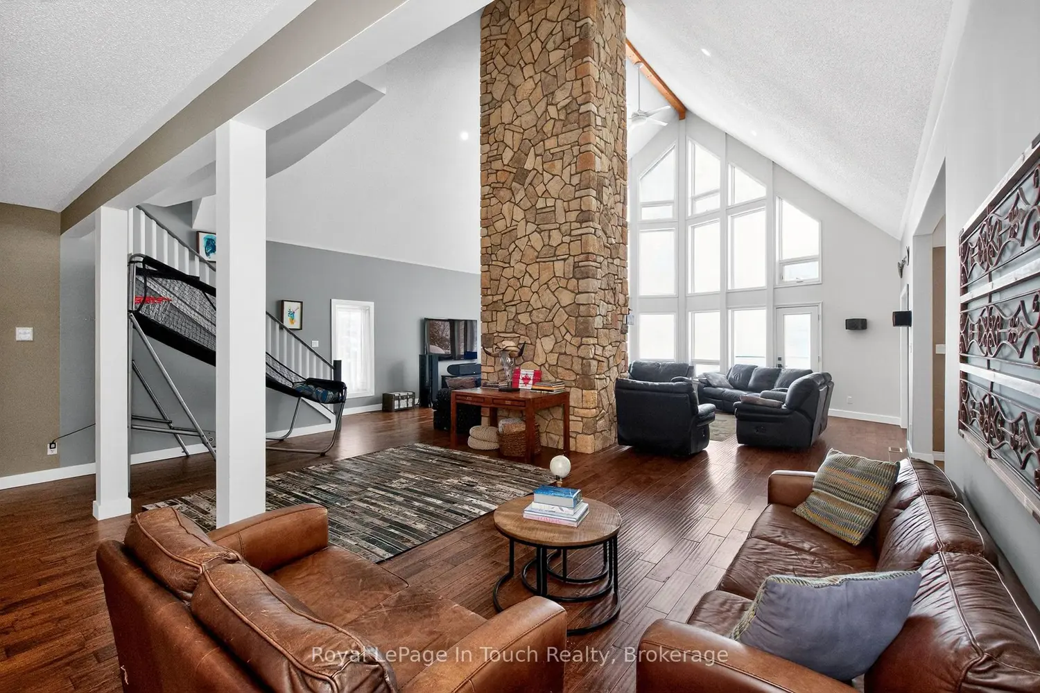 Additional image 4 of 201 Sawlog Point Road