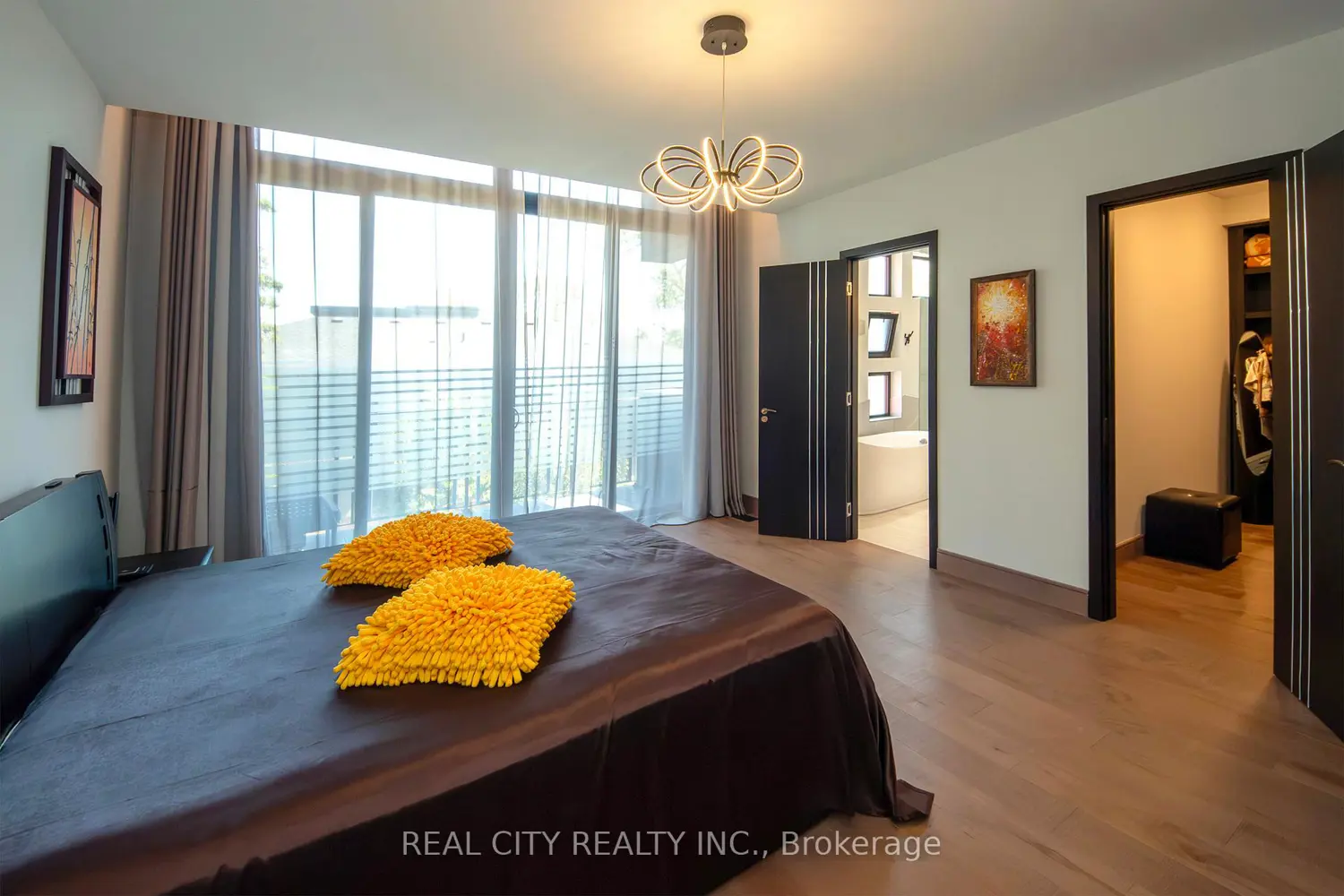 Additional image 3 of 662 Byngmount Avenue