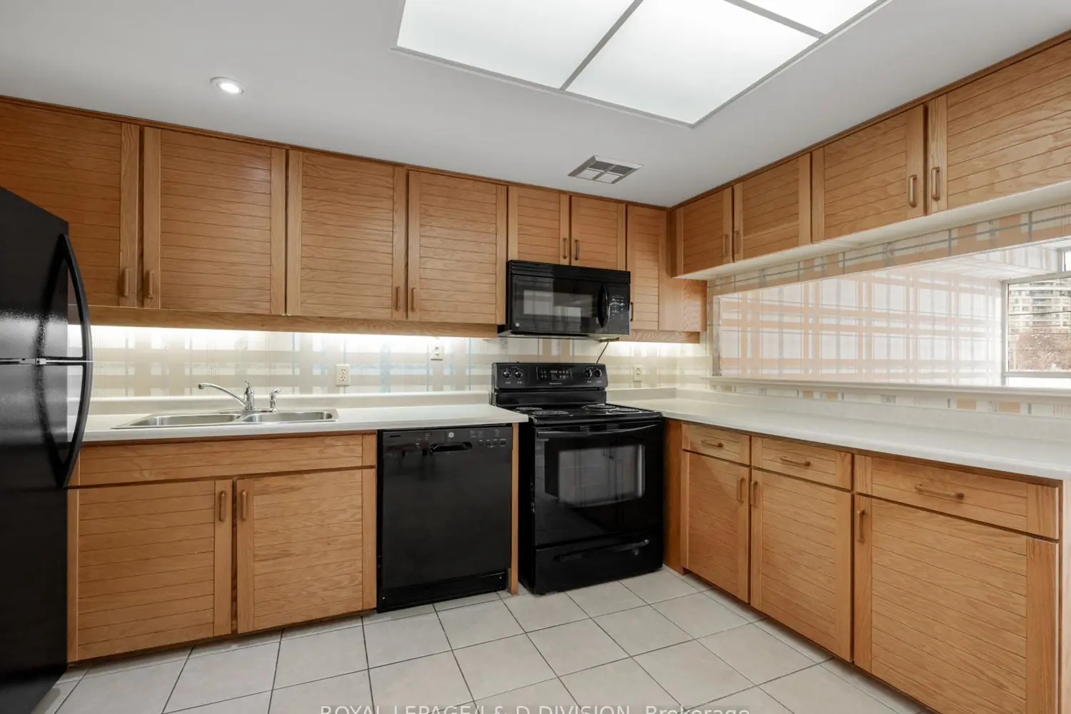 Additional image 8 of 5444 Yonge Street 212