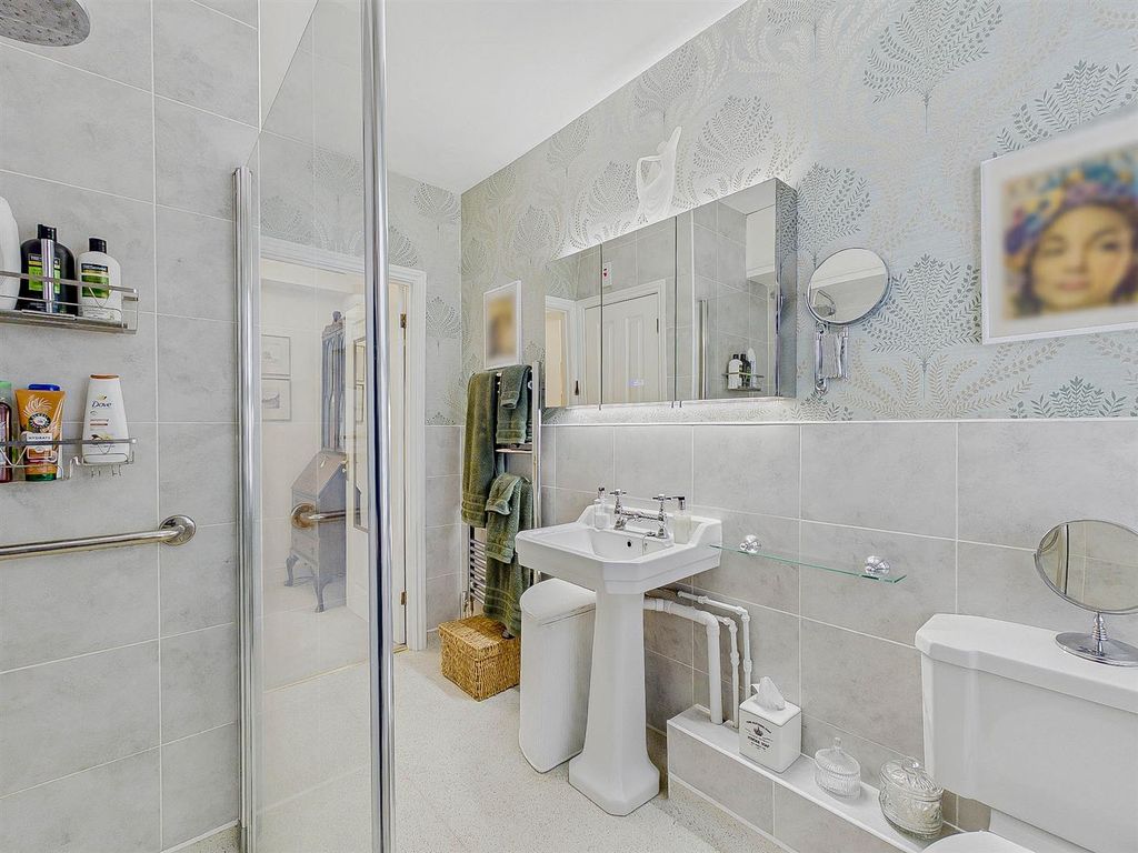 Additional image 18 of 2 bed flat for saleRoyal Oak Gardens, Malvern WR14