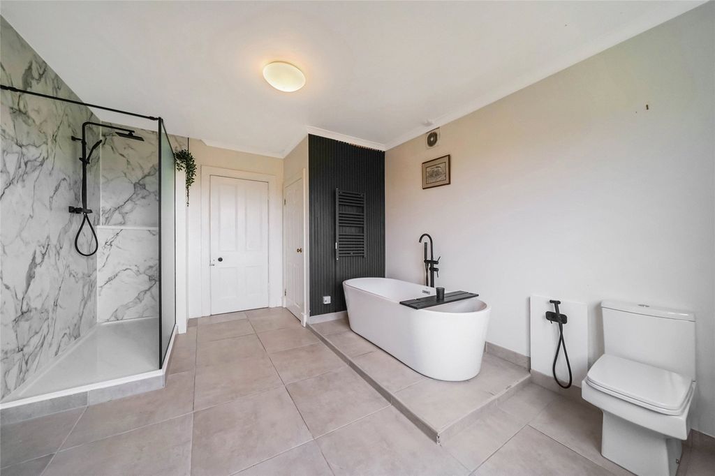 Additional image 6 of 3 bed flat for saleHilton Road, Alloa, Clackmannanshire FK10