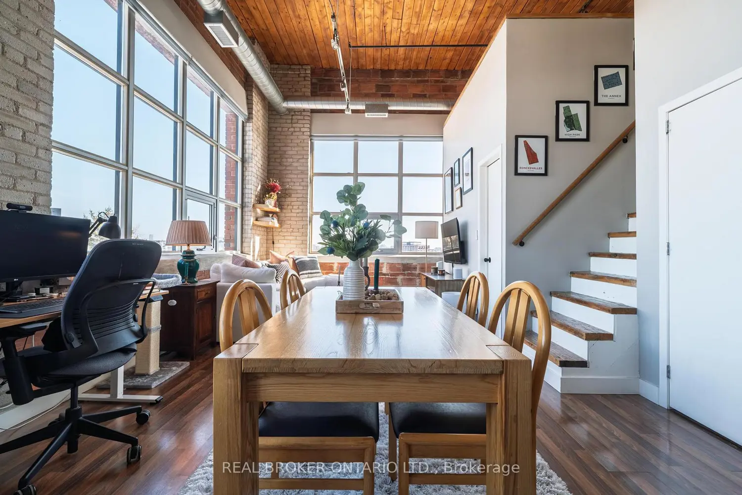 Additional image 12 of 2154 Dundas Street Ph3