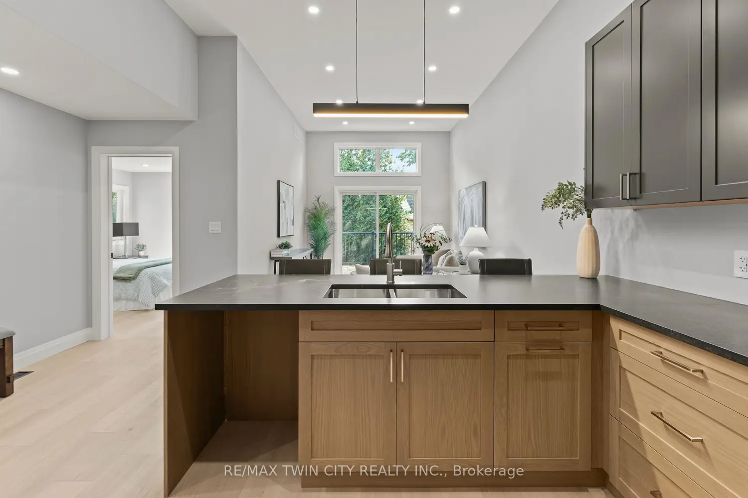 Additional image 6 of 139 King Edward Street