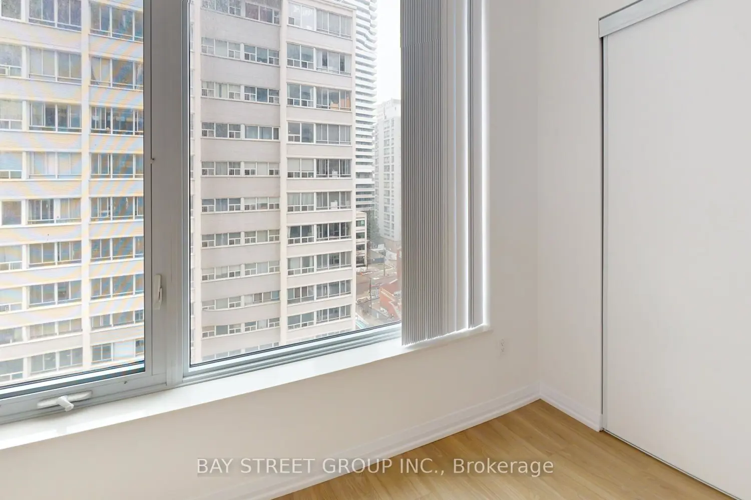 Additional image 12 of 50 Dunfield Avenue 817