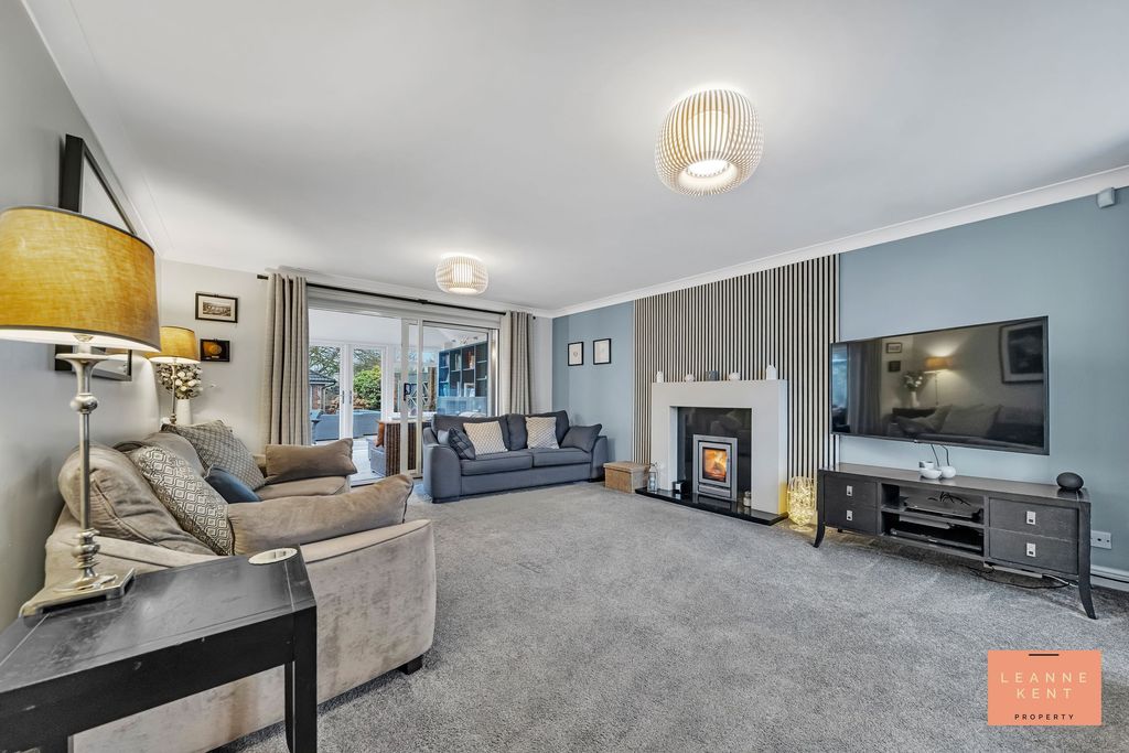 Additional image 2 of 4 bed detached house for saleClos Gwernydd, Caerphilly CF83