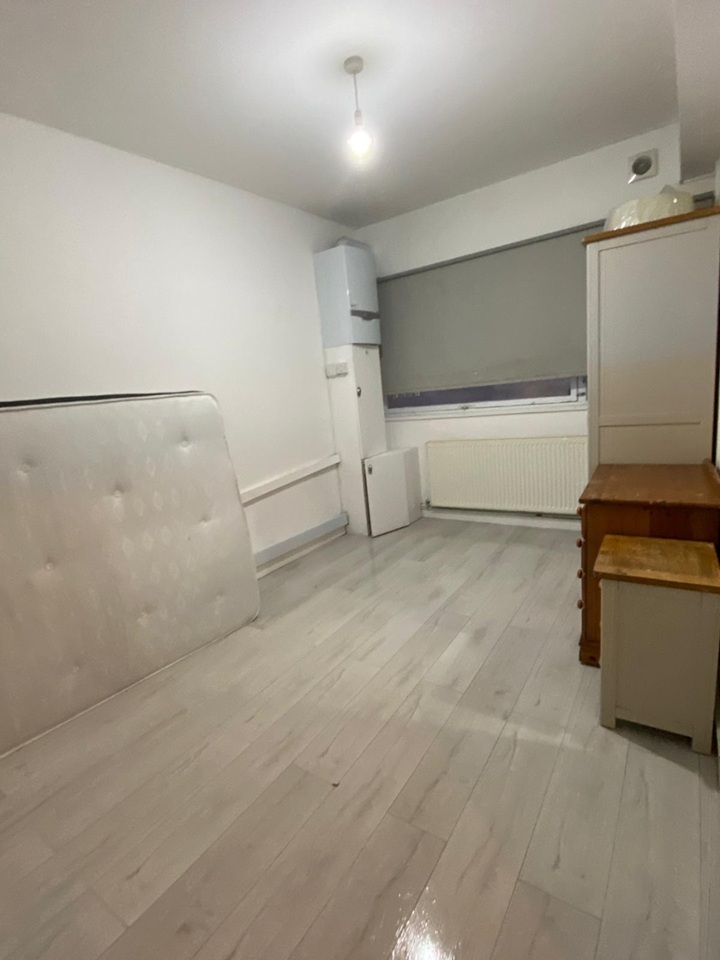 Additional image 3 of 3 Bed Flat, Acre Lane, SW2, N1 7GU