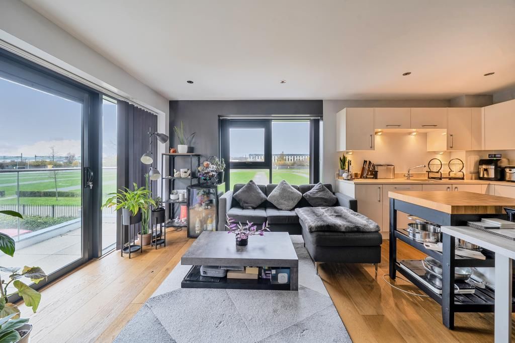 Additional image 2 of 2 bed flat for saleNewbury Racecourse, Berkshire RG14