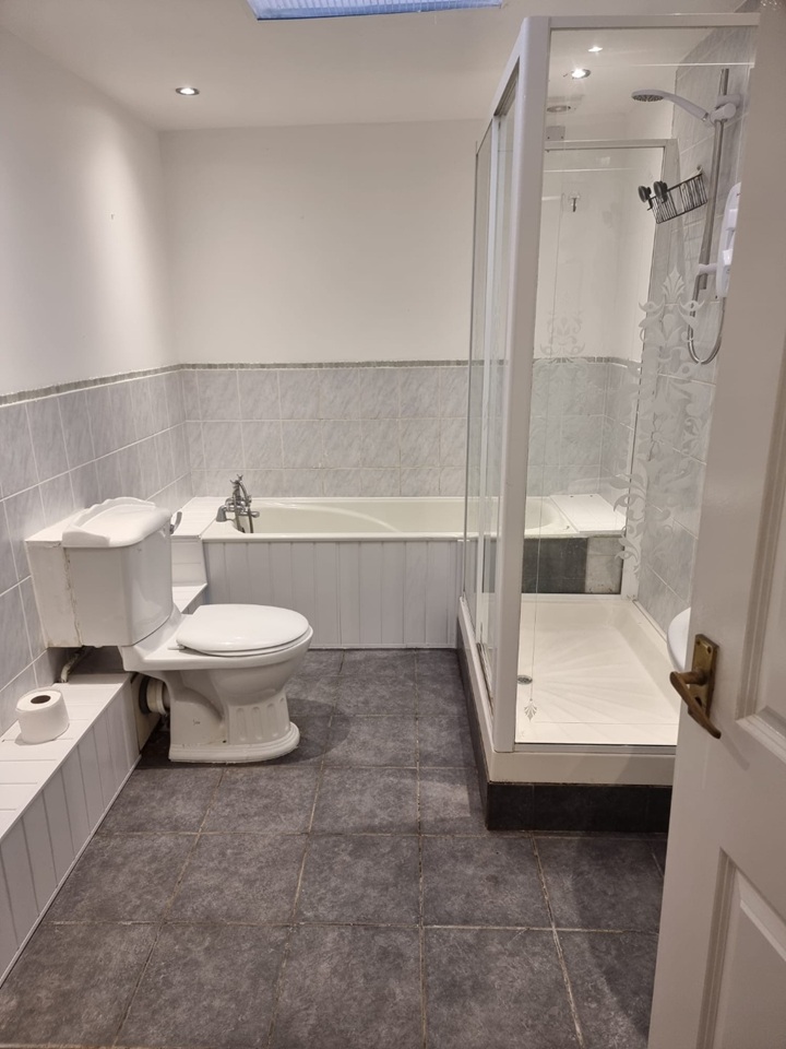 Additional image 5 of 3 Bed Flat, Portland Road, B16, N1 7GU