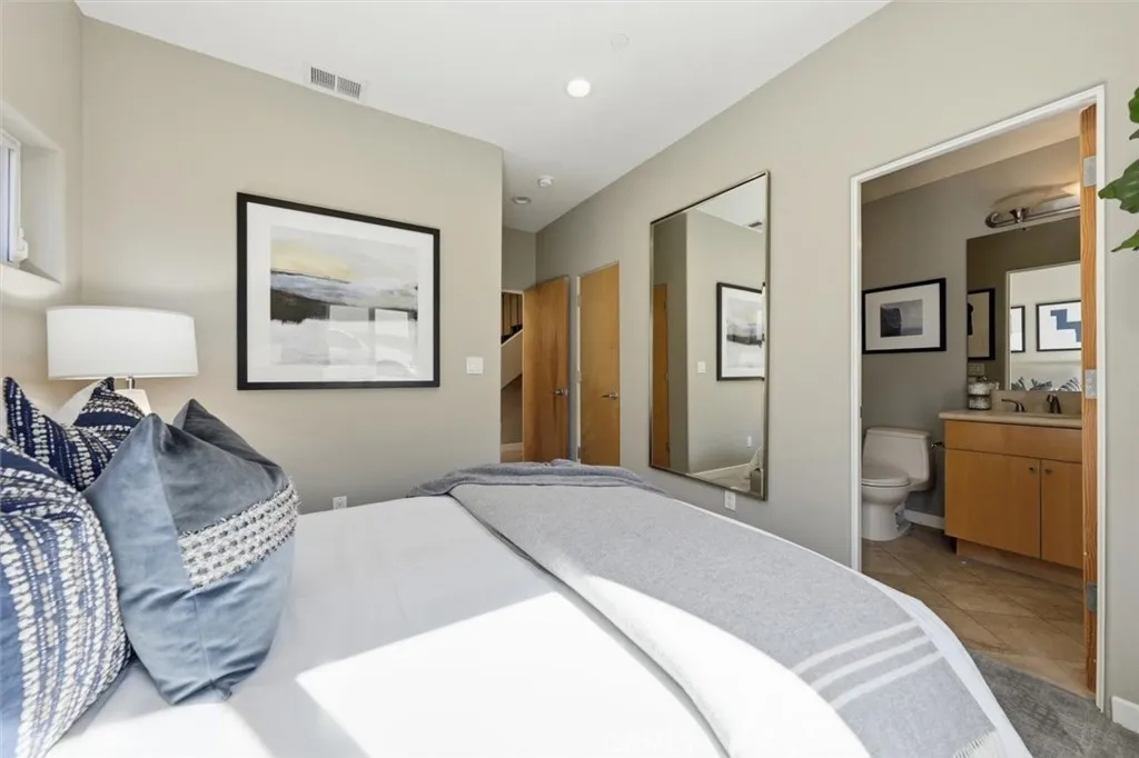 Additional image 39 of 2406 Ocean Drive, Manhattan Beach, CA 90266