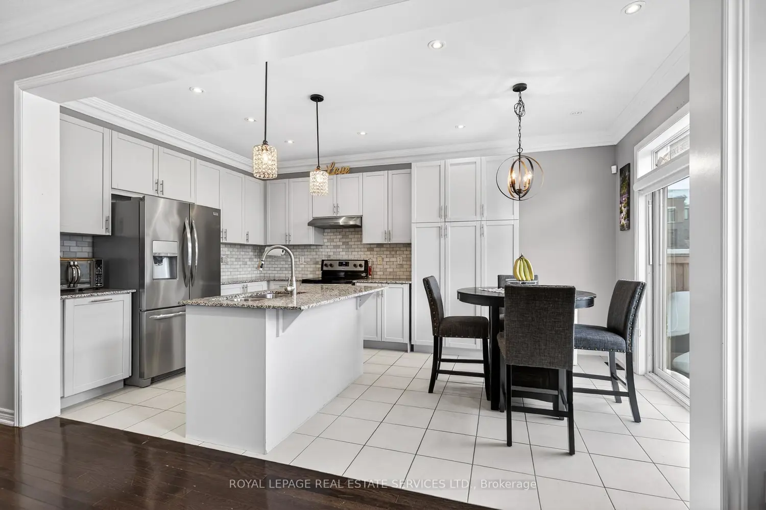 305 Moody Drive photo 4