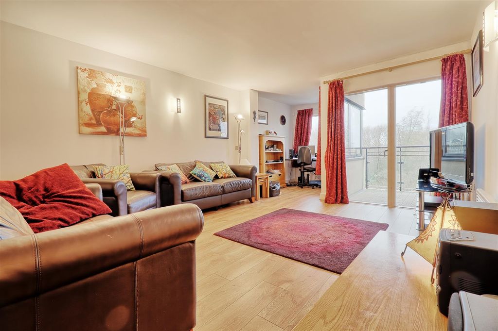 2 bed flat for saleRiverside Place, Cambridge CB5 photo 4