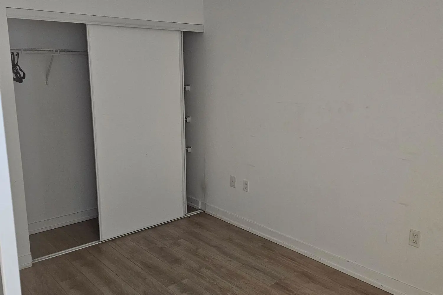 Additional image 5 of 1195 The Queensway M-02