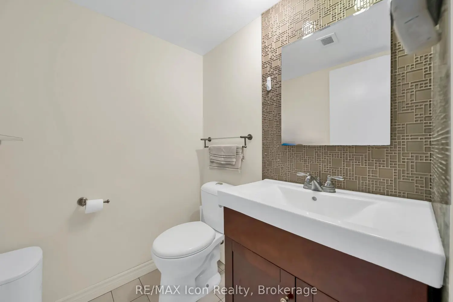 Additional image 6 of 19 Woodlawn Road 303