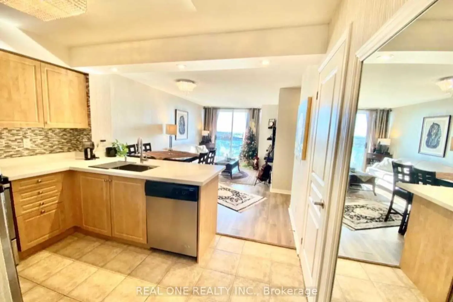 310 Red Maple Road 1203 photo 5