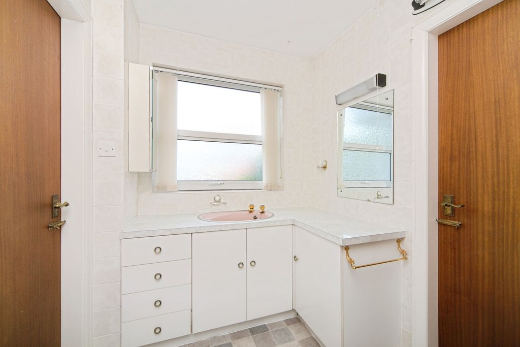 Additional image 9 of 2 bed flat for saleRhos Promenade, Rhos On Sea, Colwyn Bay, Conwy LL28