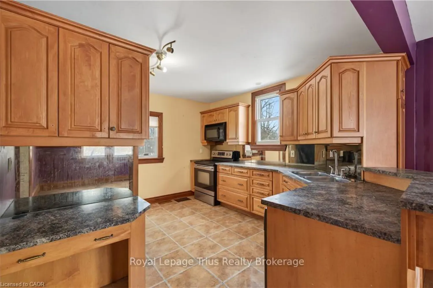 632 Percy Street photo 2