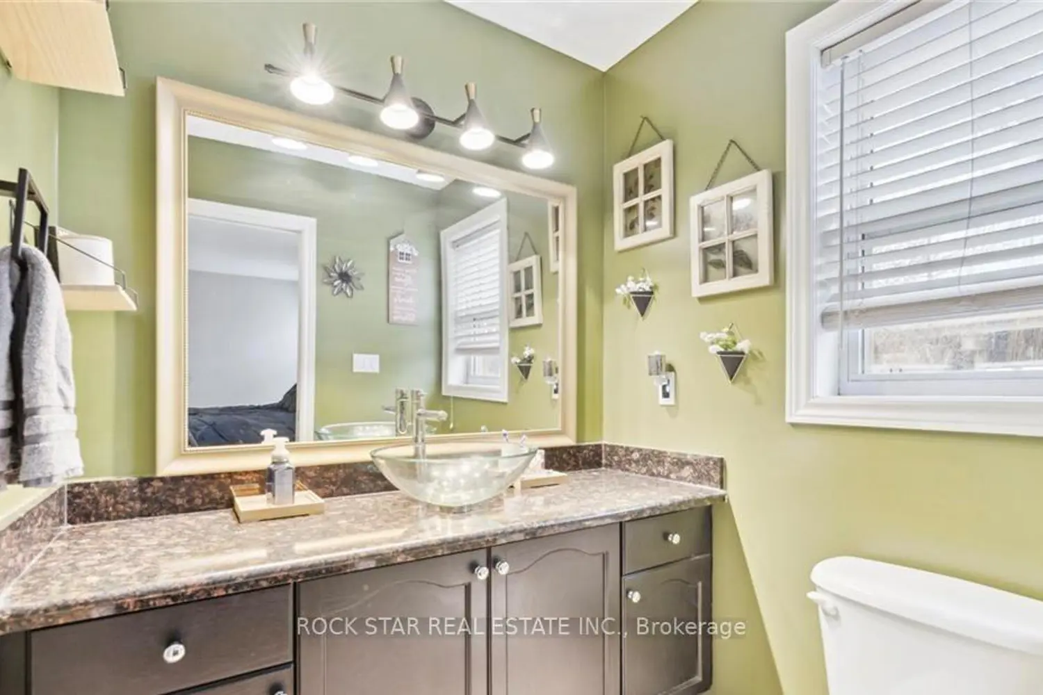 Additional image 14 of 996 Beach Boulevard