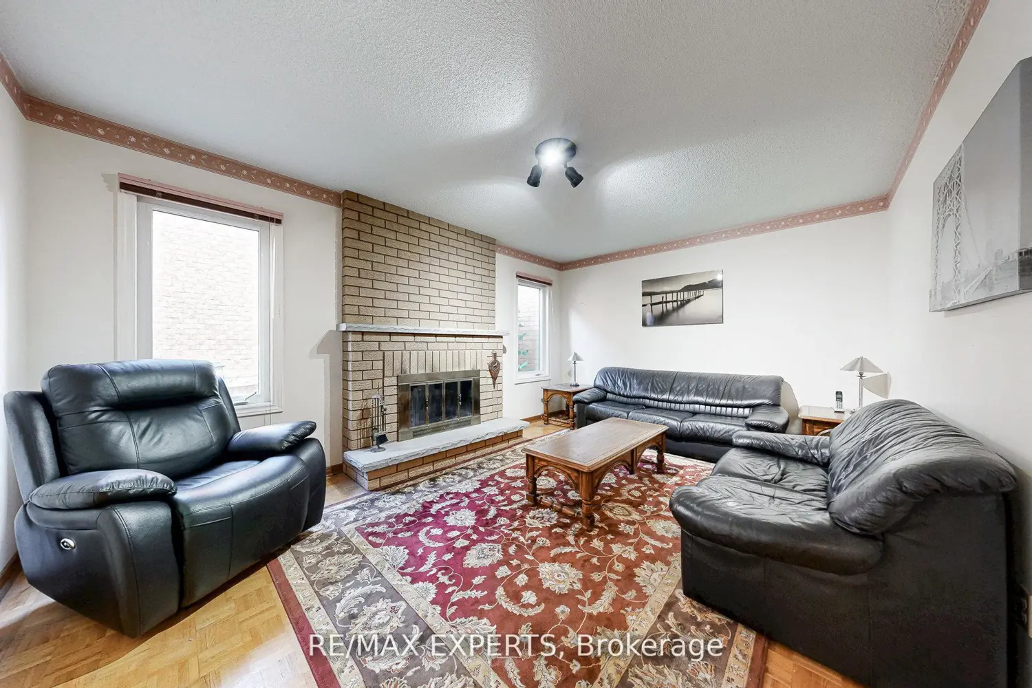 Additional image 4 of 47 Velvet Crescent