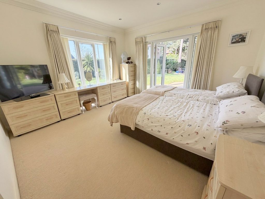 Additional image 13 of 3 bed flat for saleNairn Road, Canford Cliffs, Poole BH13