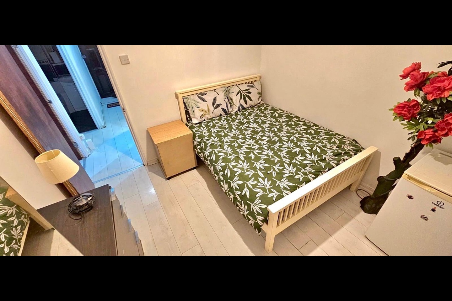 Additional image 4 of Room in a Shared Flat, Reardon House, E1W, N1 7GU