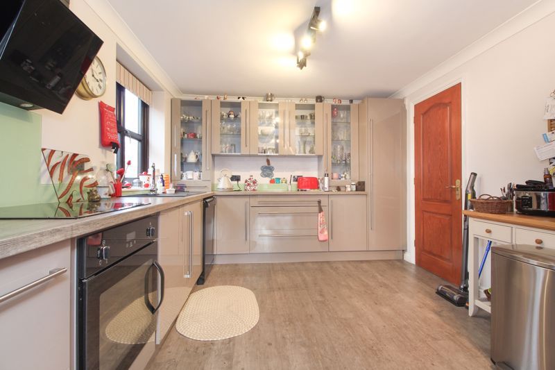 Additional image 5 of 3 bed flat for saleShakespeare Road, Bedford MK40