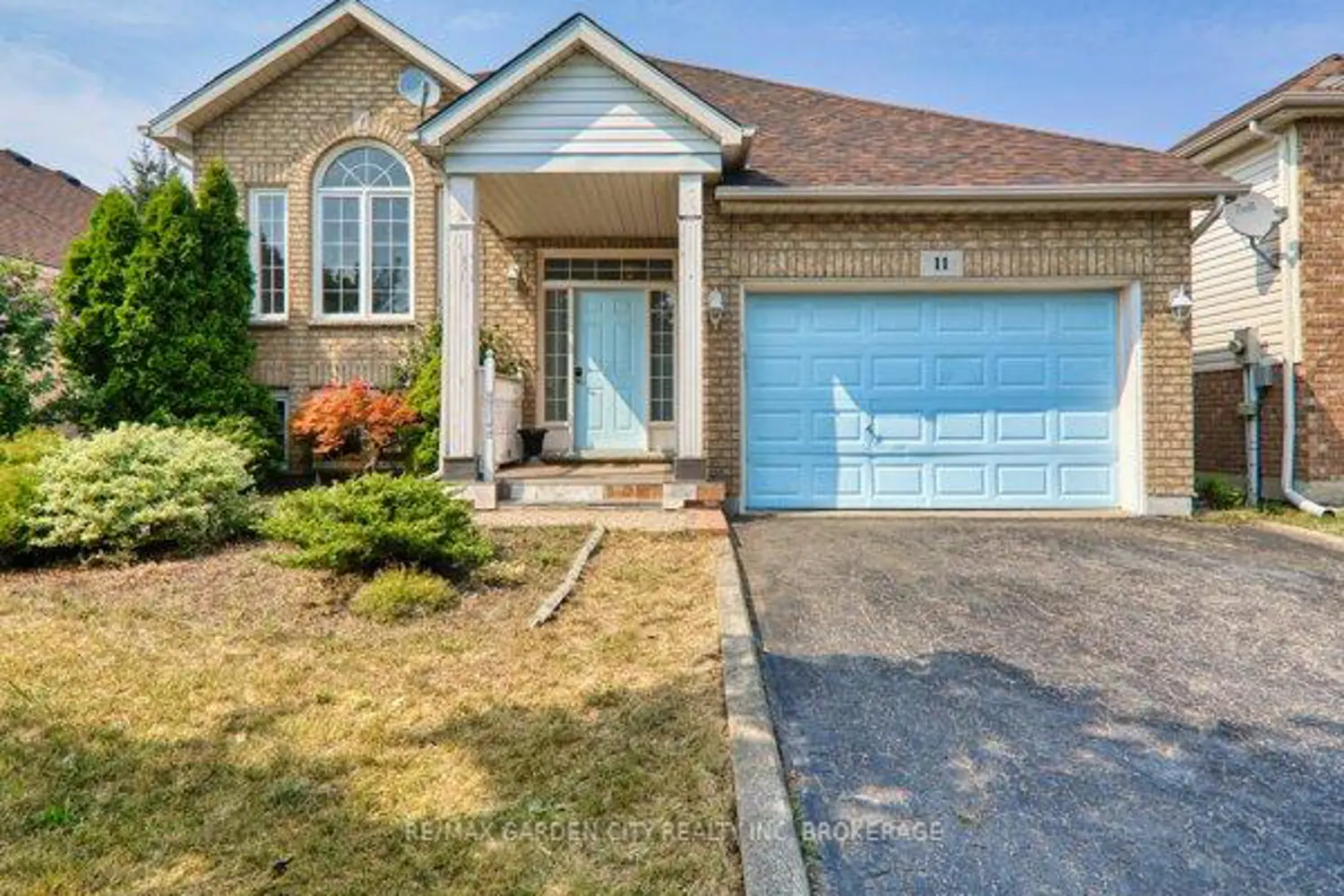 Additional image 17 of 11 Cozocar Crescent