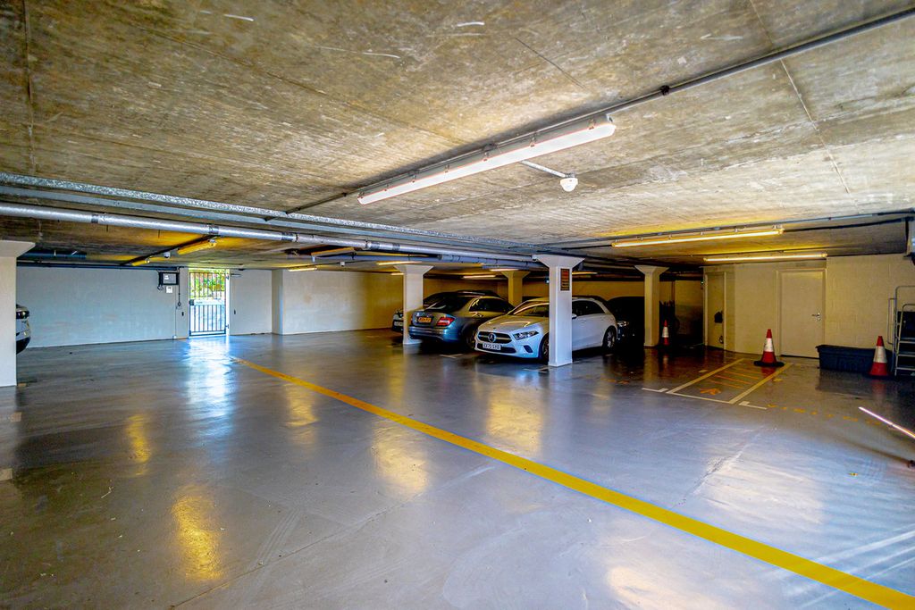 Additional image 18 of 2 bed flat for saleChalkwell Esplanade, Chalkwell SS0