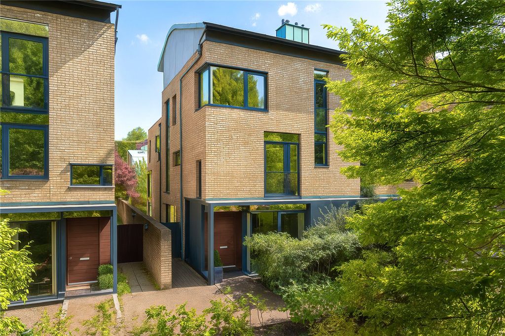 5 bed semi-detached house for saleBrooklands Avenue, Cambridge, Cambridgeshire CB2