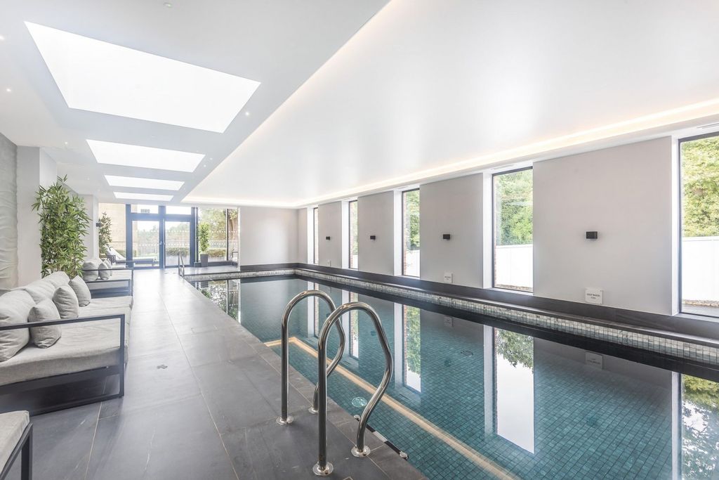 Additional image 17 of 2 bed flat for saleKings Drive, Midhurst GU29
