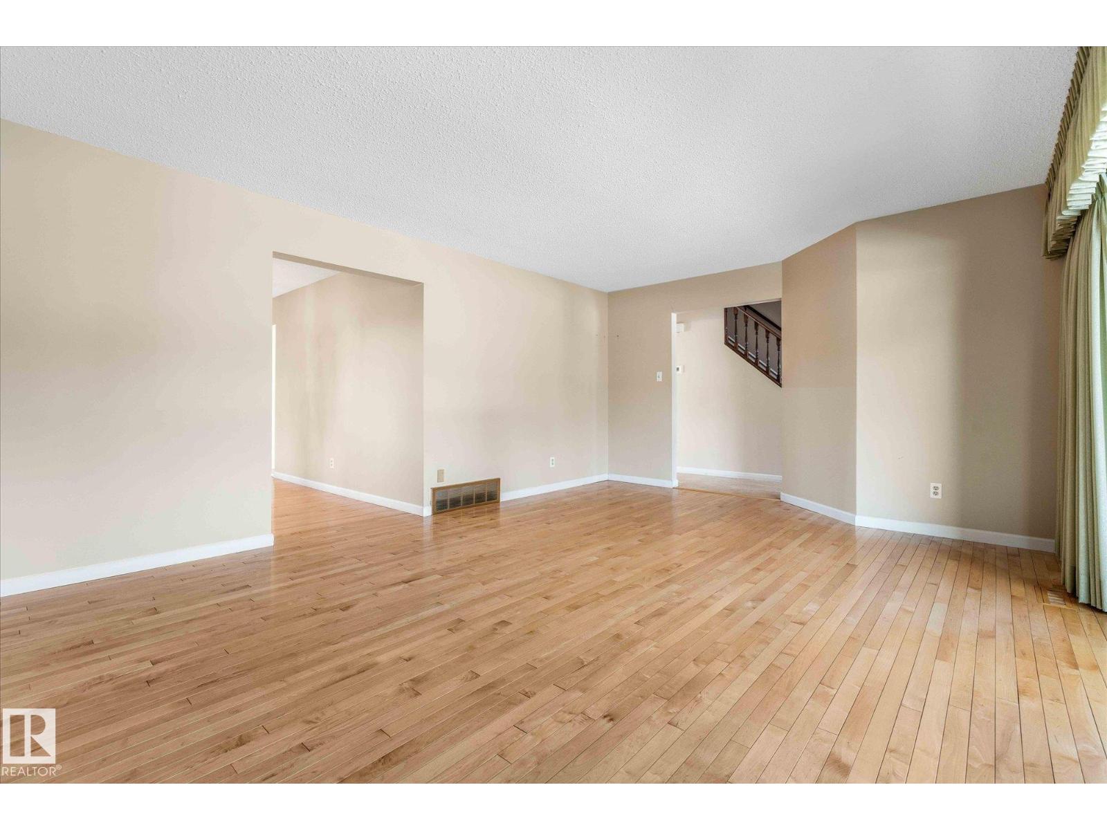 Additional image 6 of 2431 117 Street NW, Edmonton, AB, T6J3R4