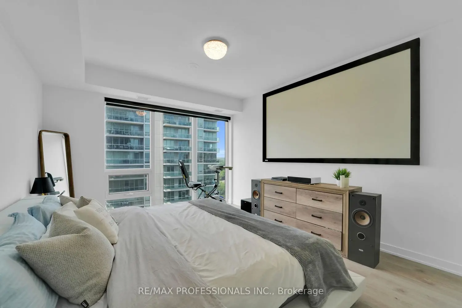 Additional image 7 of 1035 Southdown Road 1402