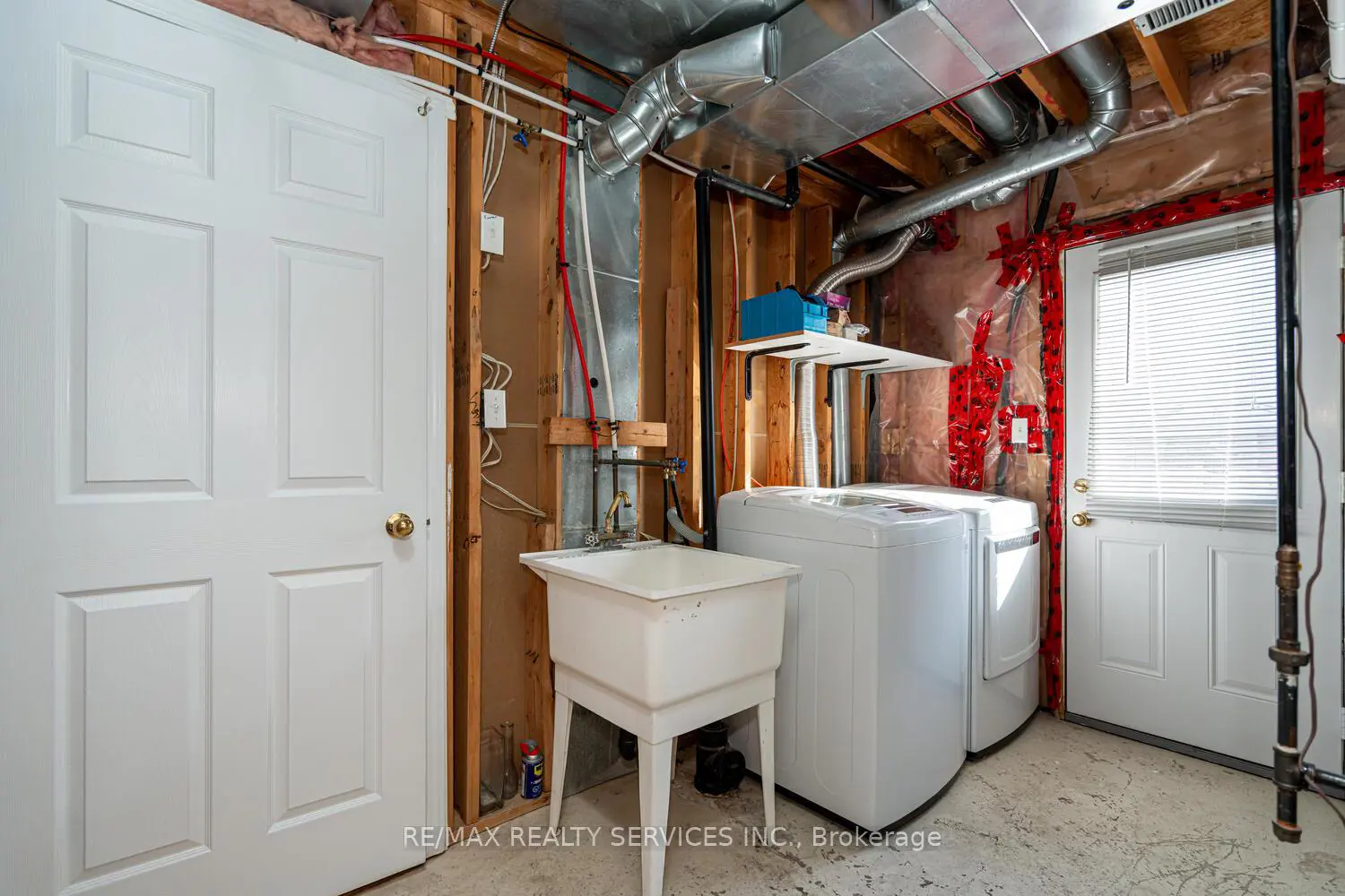 Additional image 20 of 67 Decker Hollow Circle