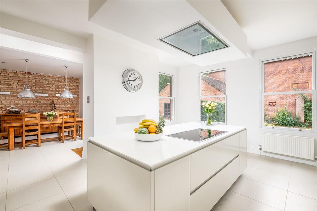 Additional image 4 of 7 bed detached house for salePark Avenue, Bedford MK40