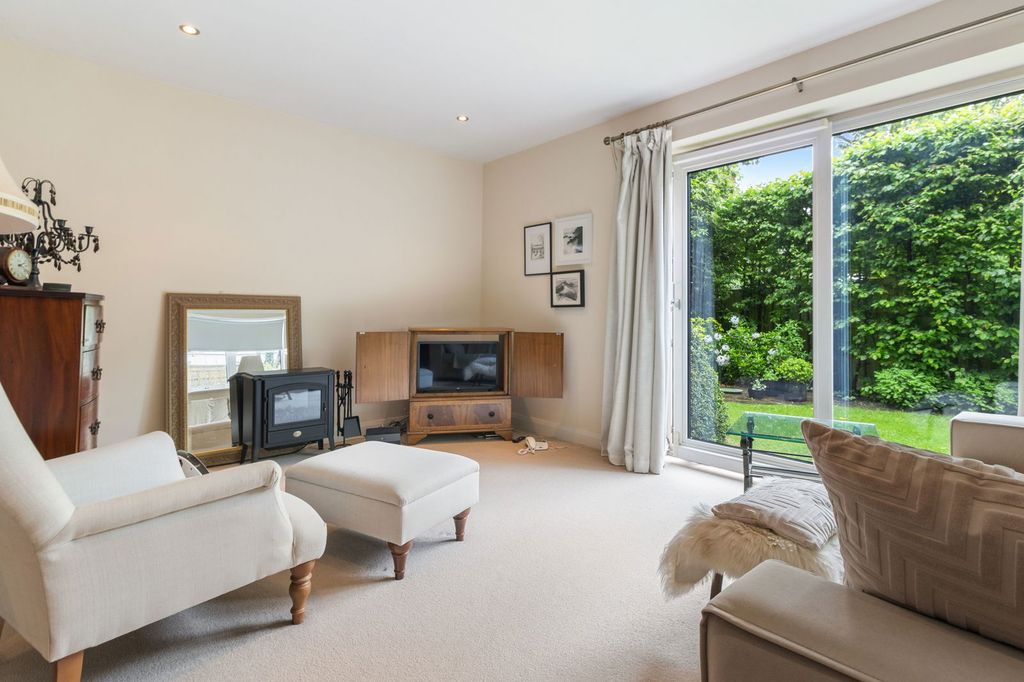 Additional image 14 of 2 bed flat for saleAlbert Road North, Great Malvern, Worcestershire WR14