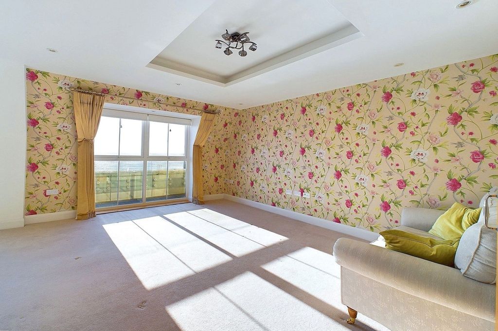 Additional image 4 of 3 bed flat for saleMarine Parade, Worthing BN11